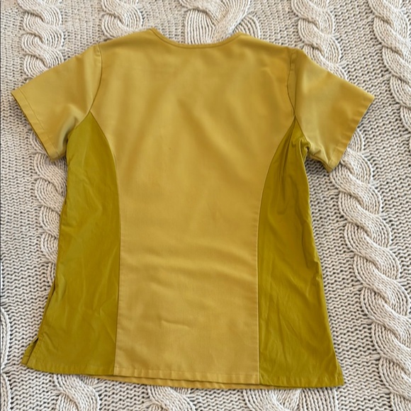 FIGS Yellow Scrub Top - Picture 3 of 3